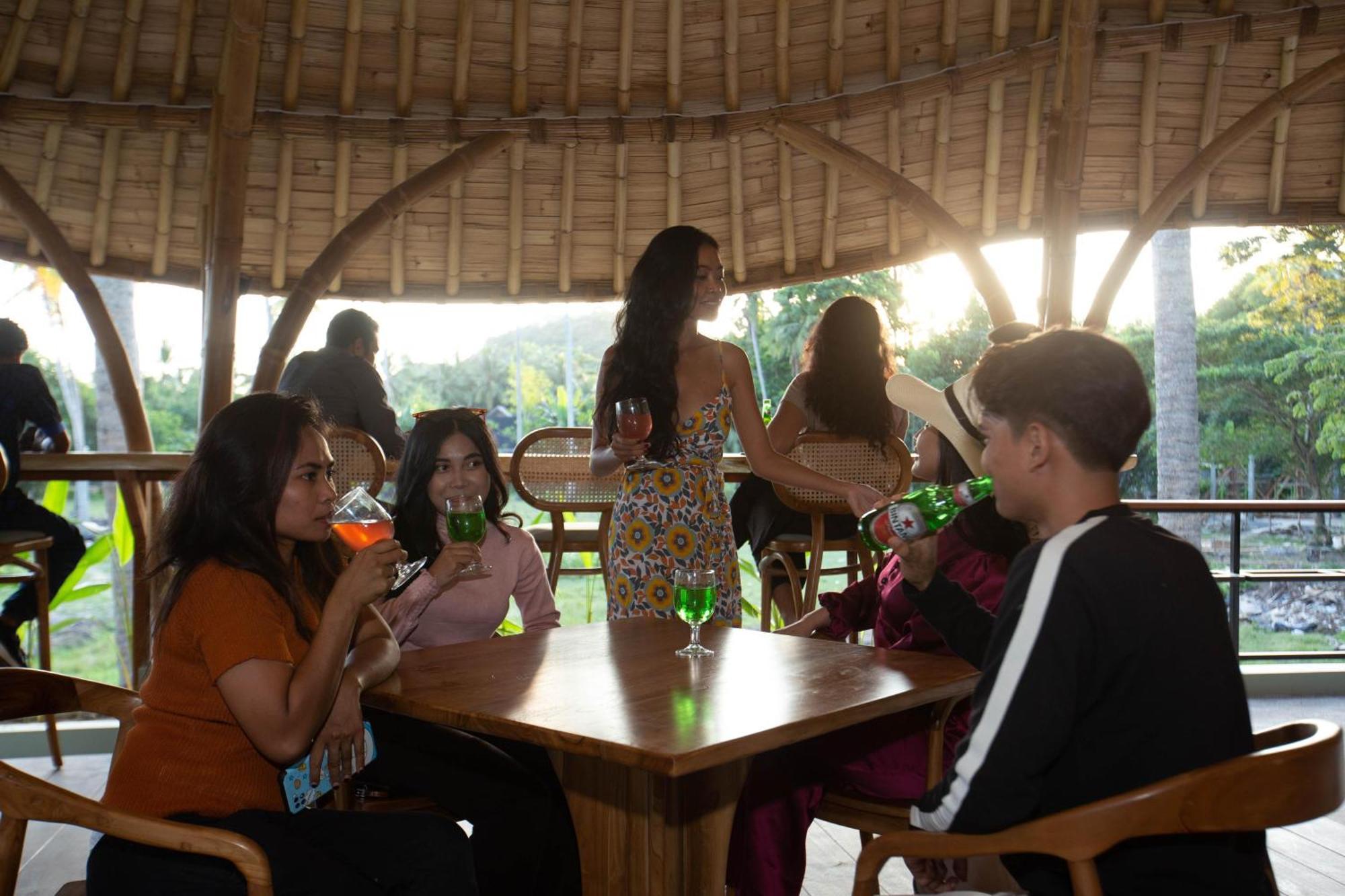 Tropik Resort Lombok Selong Belanak Buitenkant foto