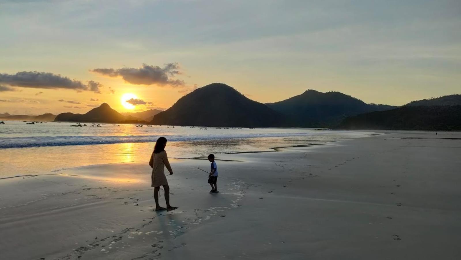 Tropik Resort Lombok Selong Belanak Buitenkant foto