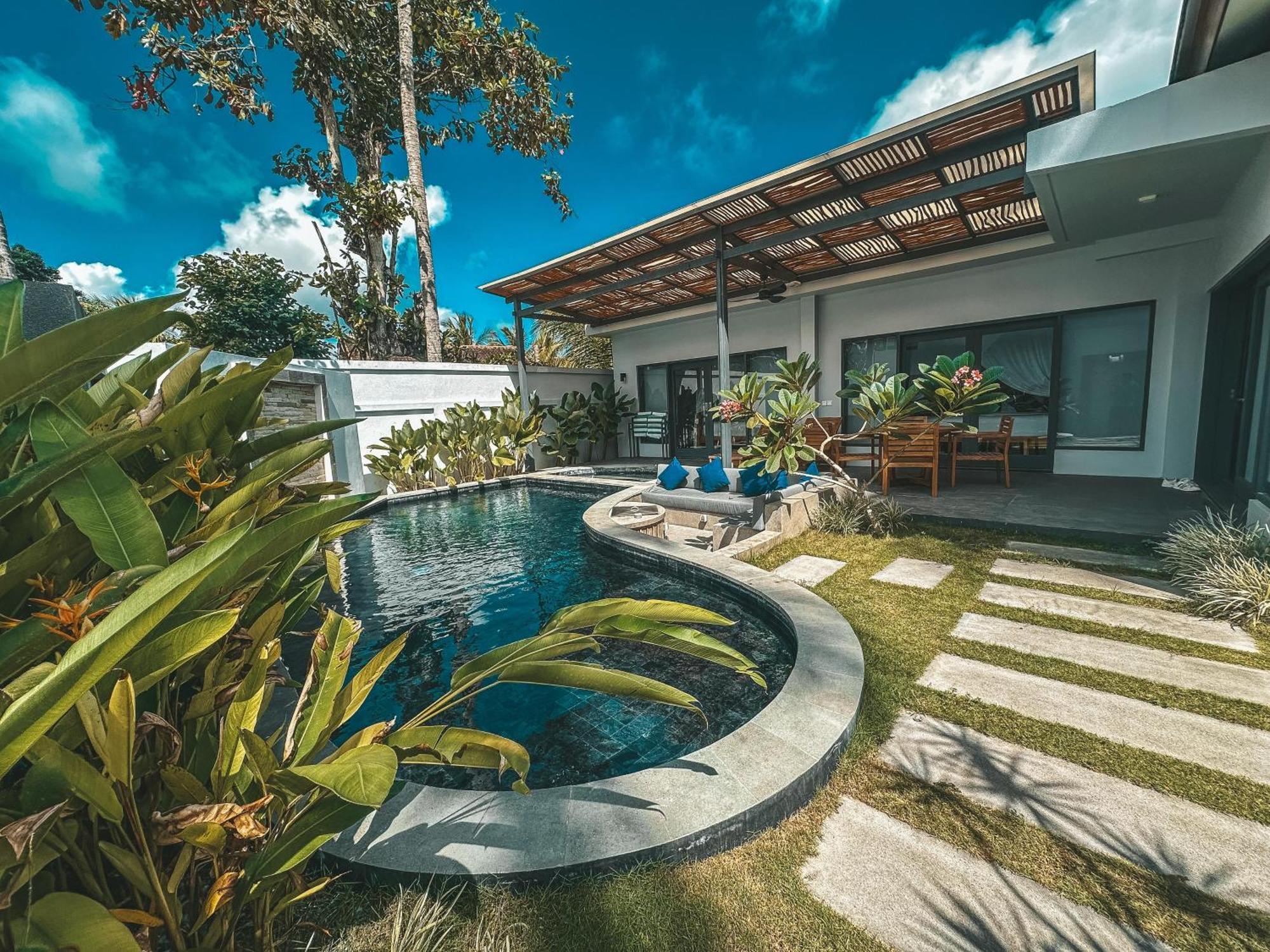 Tropik Resort Lombok Selong Belanak Buitenkant foto